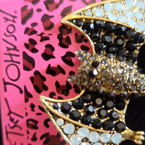 NWOT Crystal Bat Brooch by Betsey Johnson - Picture 3 of 5